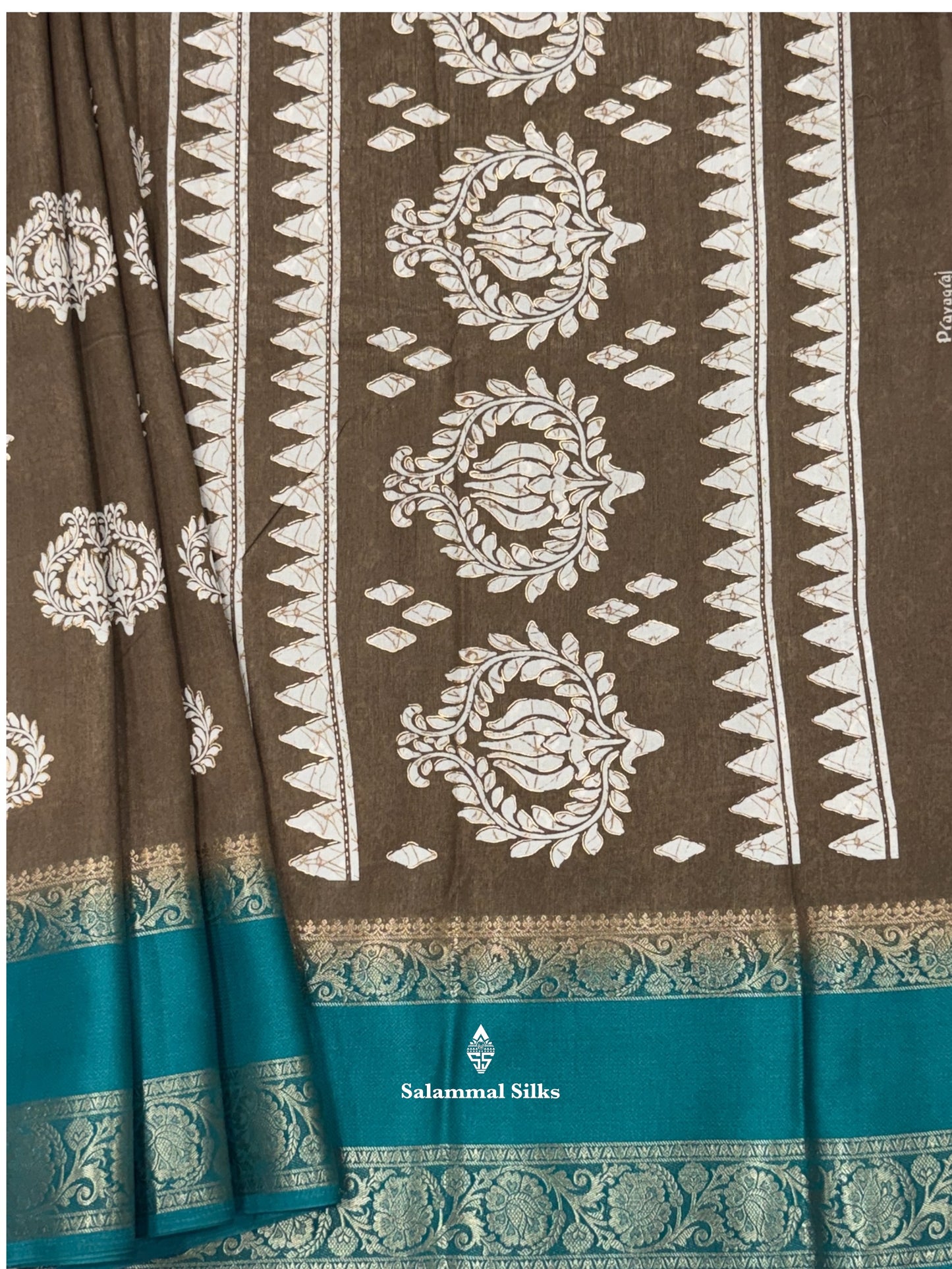 Fancy Saree With Blouse (Multi colours Available)