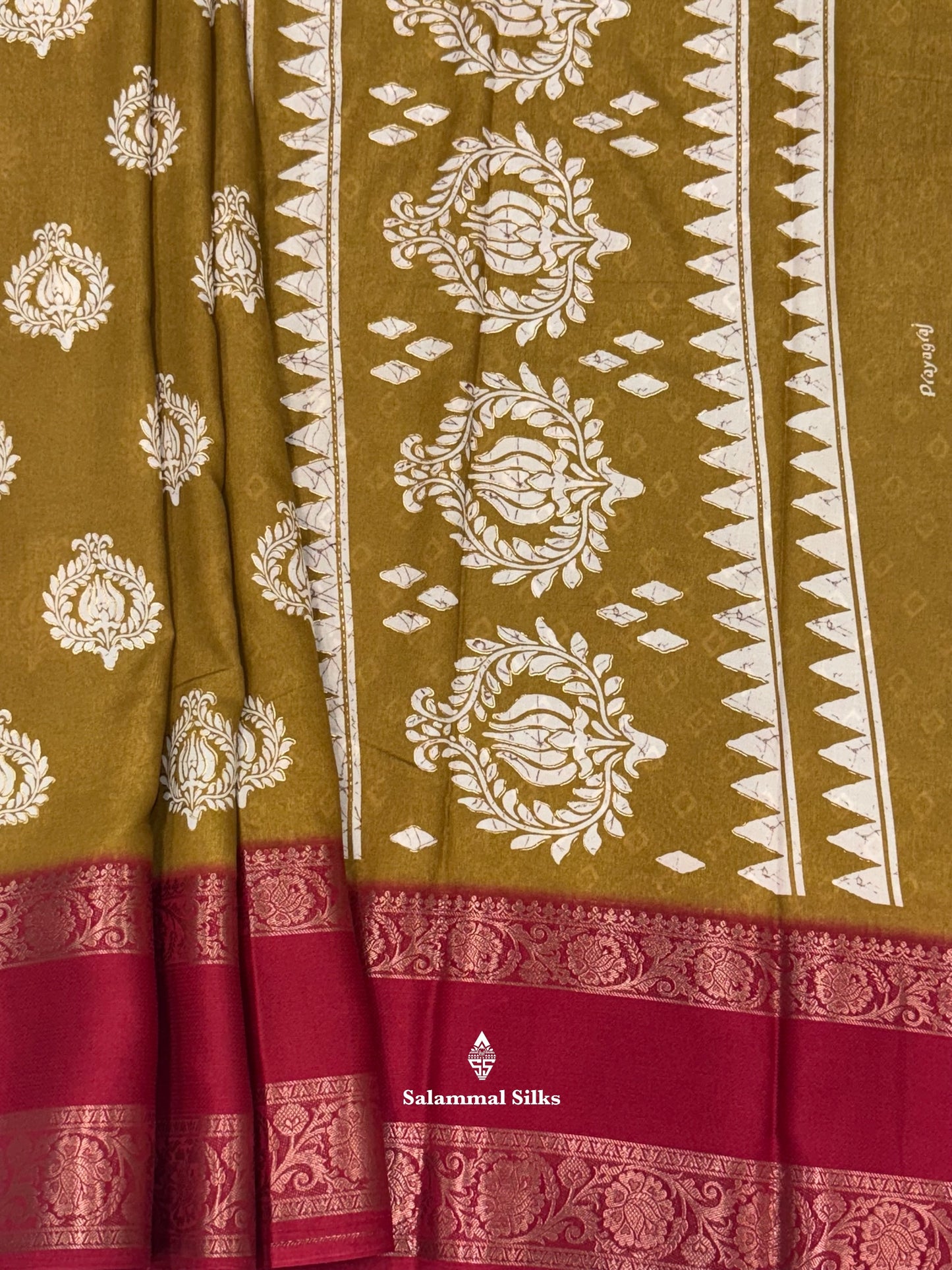Fancy Saree With Blouse (Multi colours Available)