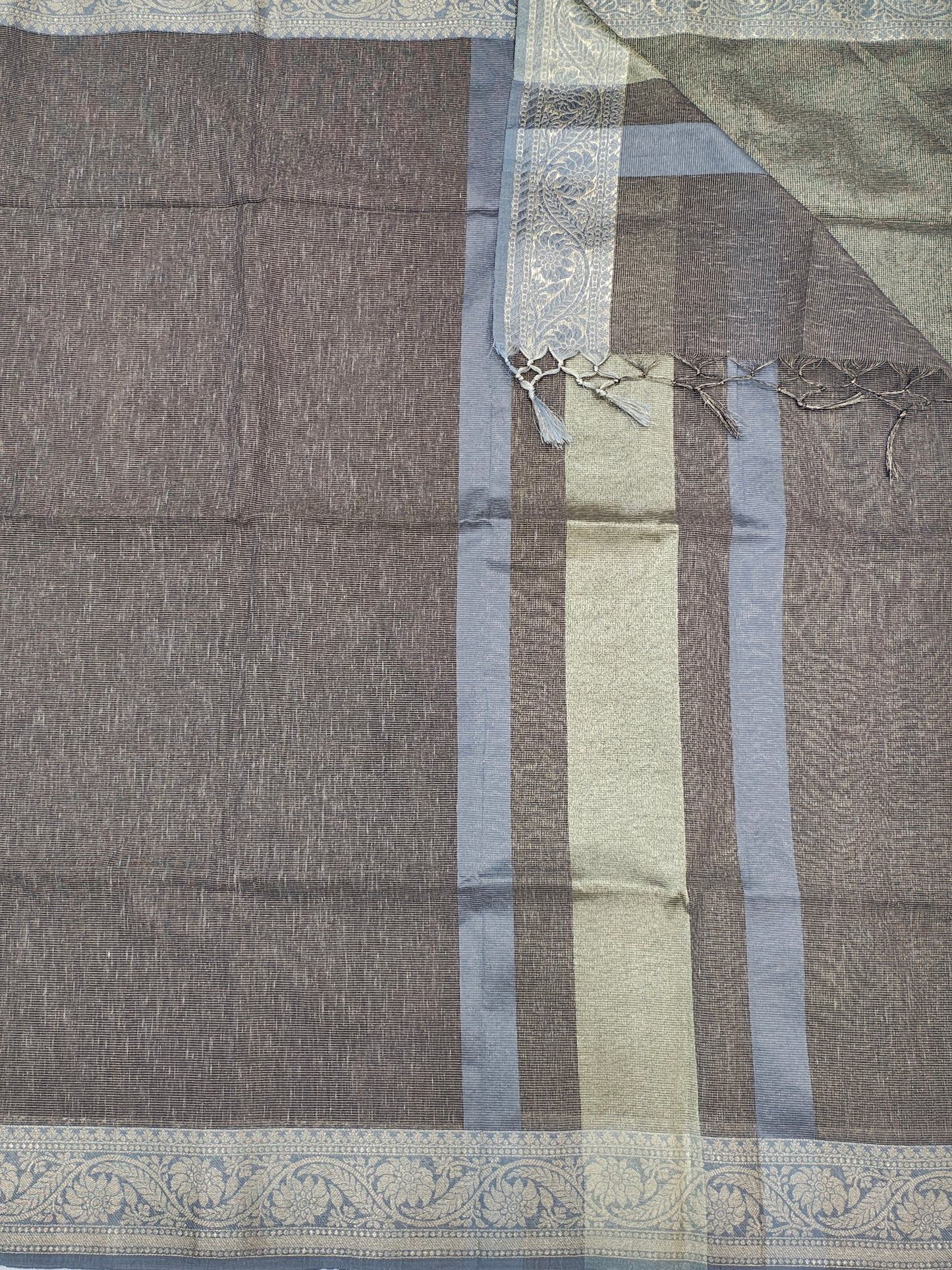 Grey Vairaoosi Beautiful Linen Fancy Saree With Blouse