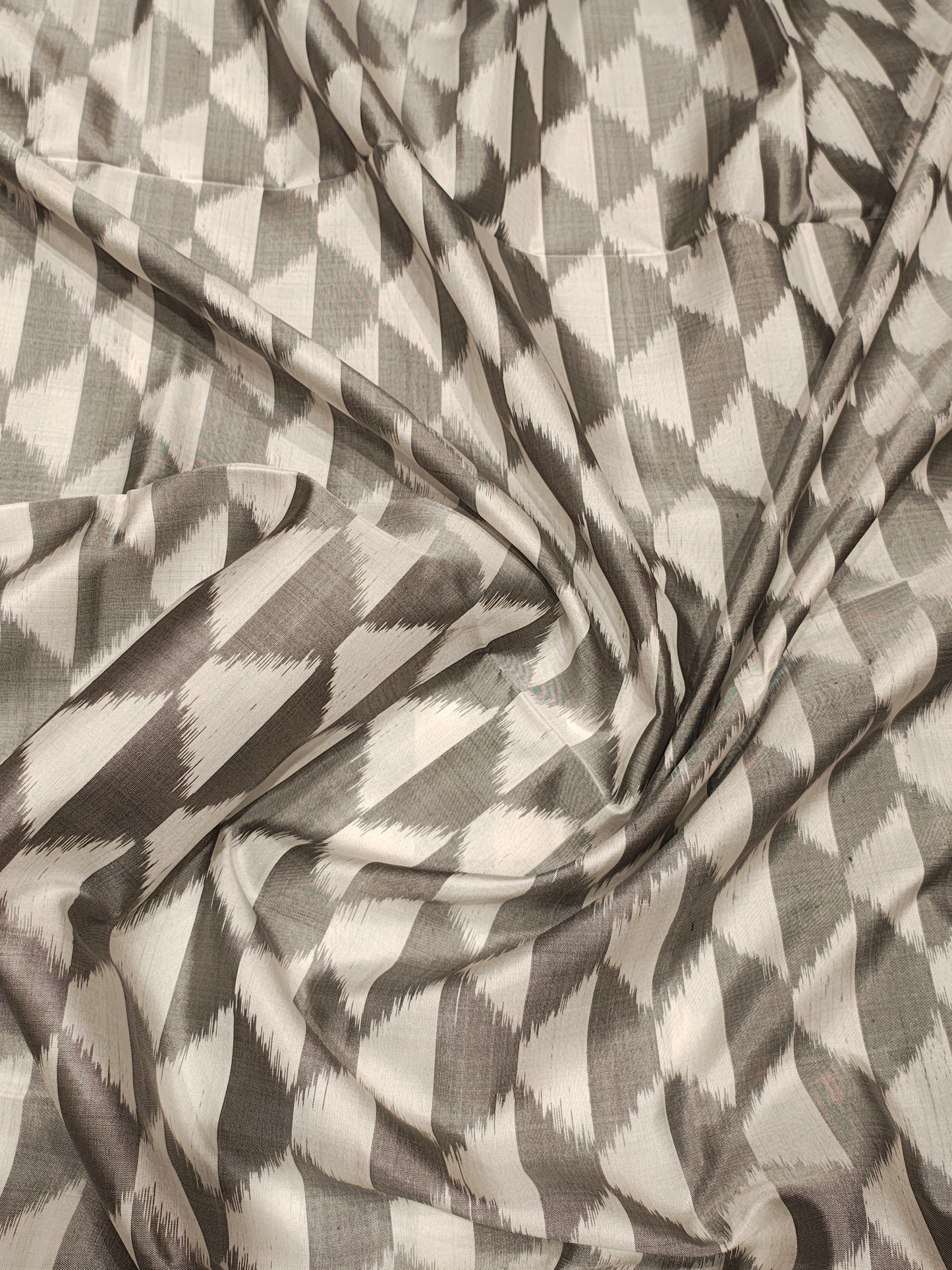 White Ash Beautiful Ikkat Fancy Pure Soft Silk Saree With Black Border