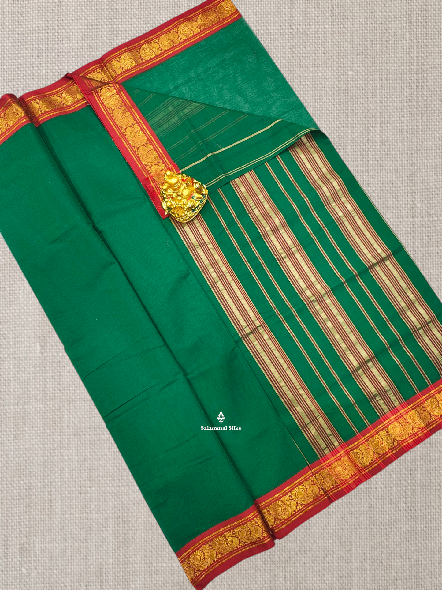 Viloet Beautiful Plain Pure Cotton Saree With Contrast Red Border