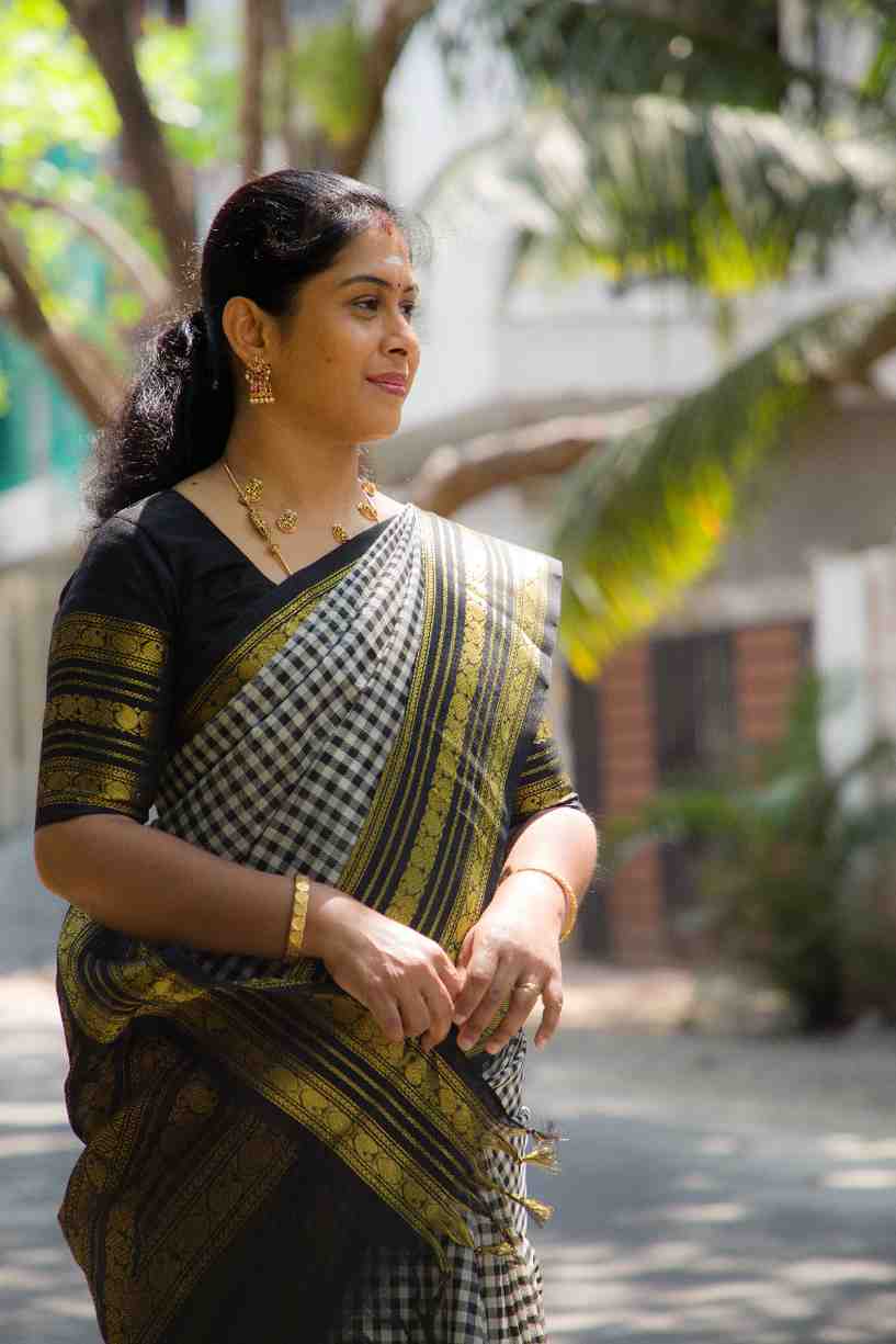 Beautiful Black & White Small Checks Pure Silk Cotton Saree With Contrast Black Traditional Border