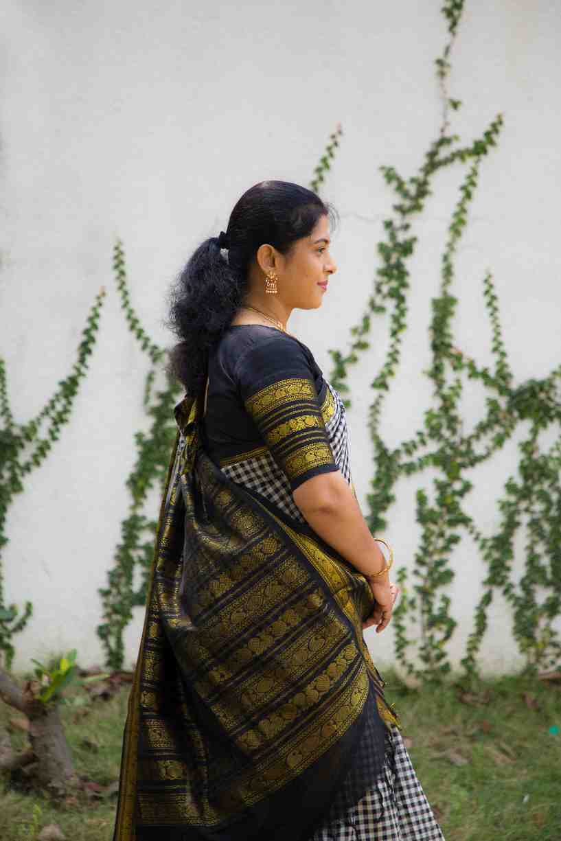 Beautiful Black & White Small Checks Pure Silk Cotton Saree With Contrast Black Traditional Border