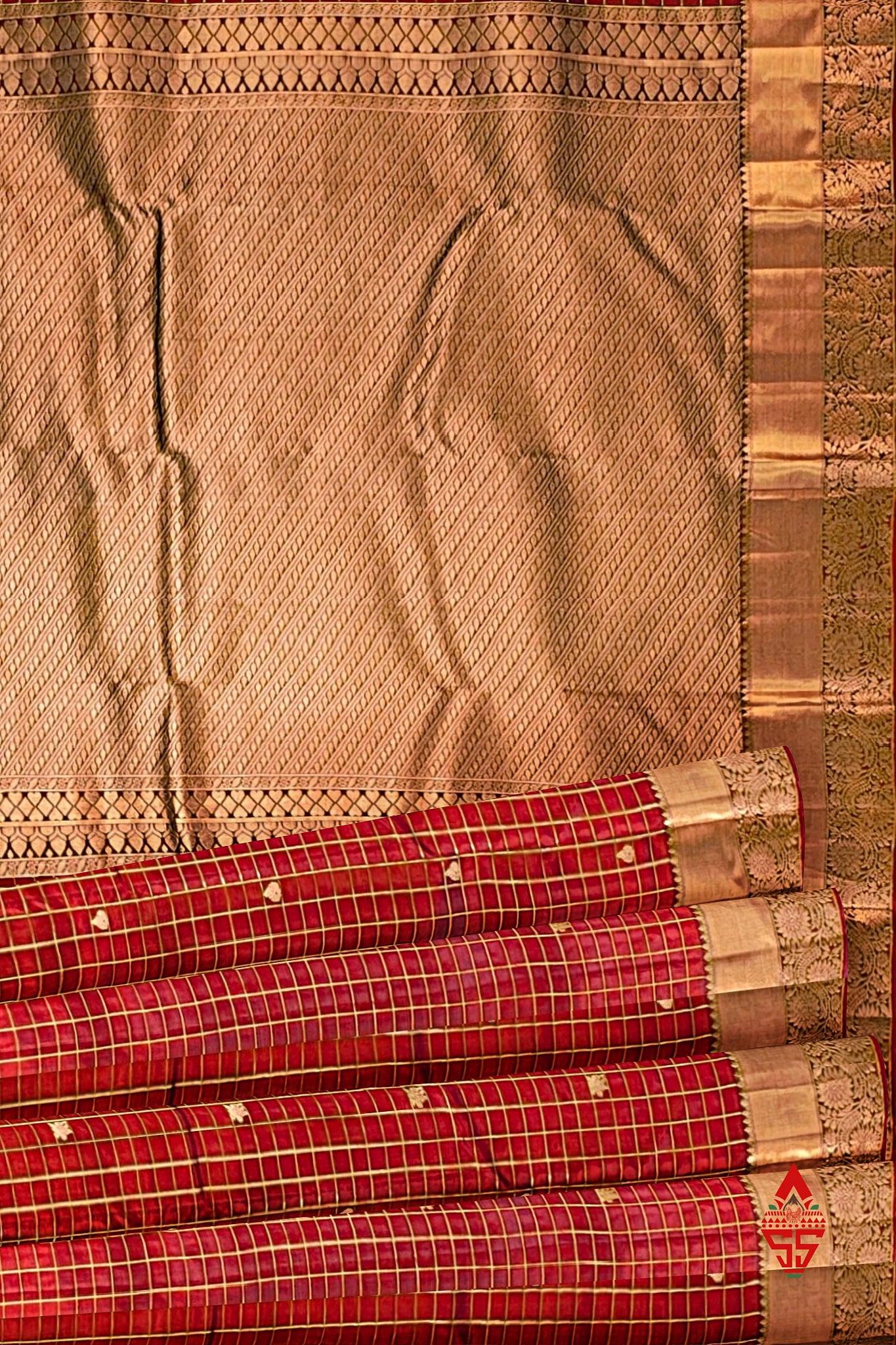 Kanjivaram Maroon Checks Silk Saree With Blouse