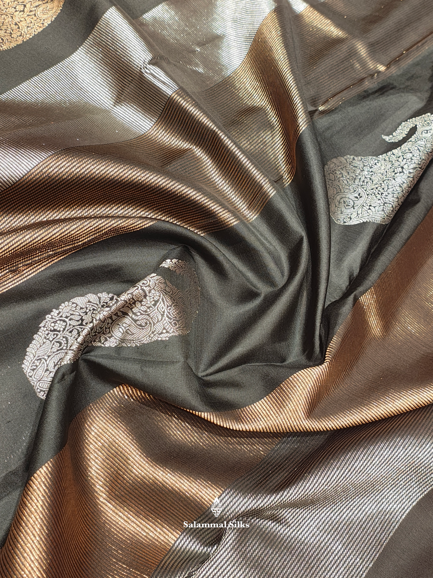 Kanjivaram Black Beautiful Silver And Copper big Mongo Buttas Fancy Pure Silk Saree With Pinkish Orange Blouse