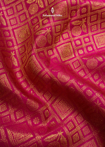 Pure Kanjivaram Magenta Pink Colour Silk Saree With Gold Zari Border