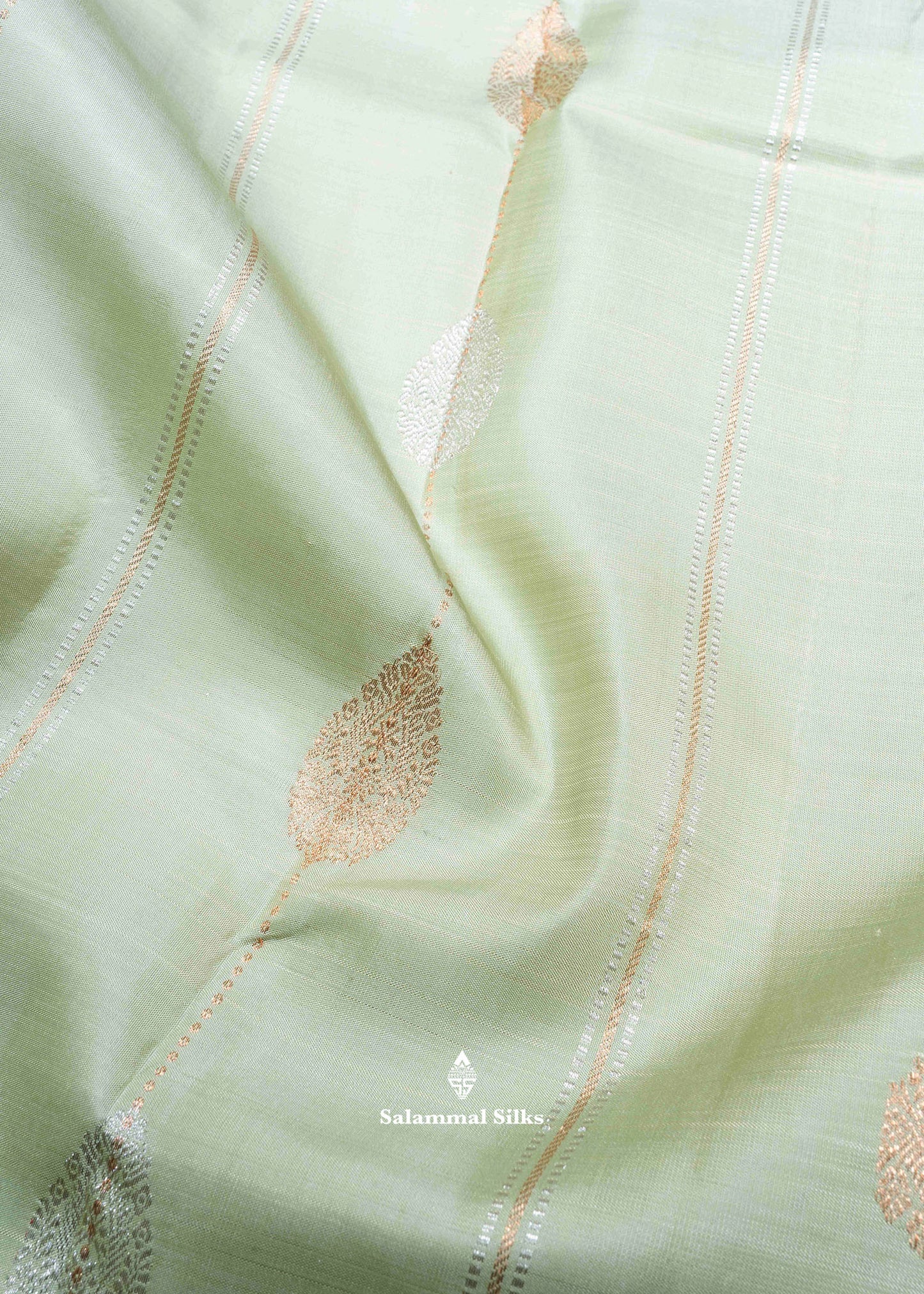 Kanjivaram Pista Green Pure Silk Saree With Violet Blouse