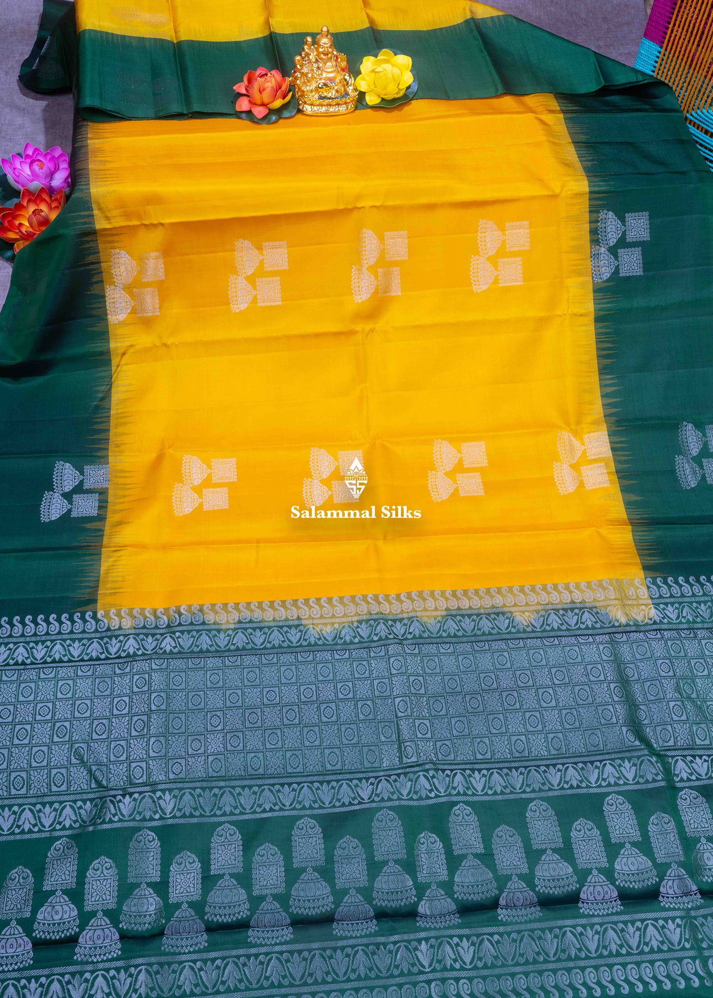 Kanjivaram Jimiki Kammal Design Pure Silk Saree With Bottle Green Border
